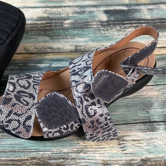 Revere Slingback Comfort Sandal 5M Silver Leather Open Toe Arch Support Walking - Picture 7 of 11